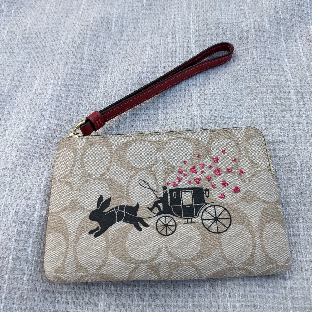 COACH Lunar New Year Rabbit Wristlet Signature Carriage w/Rabbit CF372 NWT - Picture 4 of 11